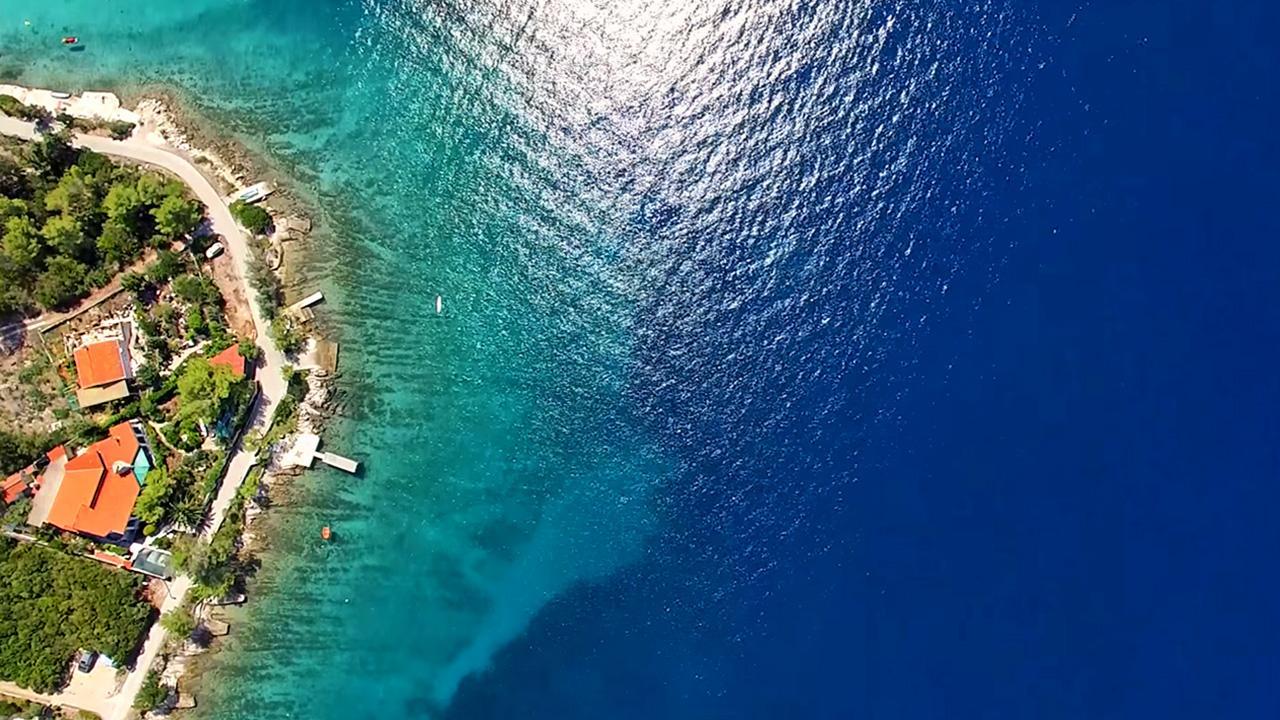 Bild der Insel Šolta von der Blue Shark-Panoramakreuzfahrt aus