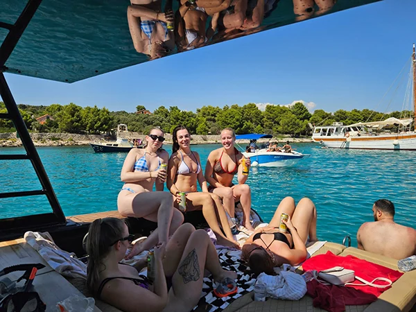 Colnago 35 OPEN on boat tour from Split