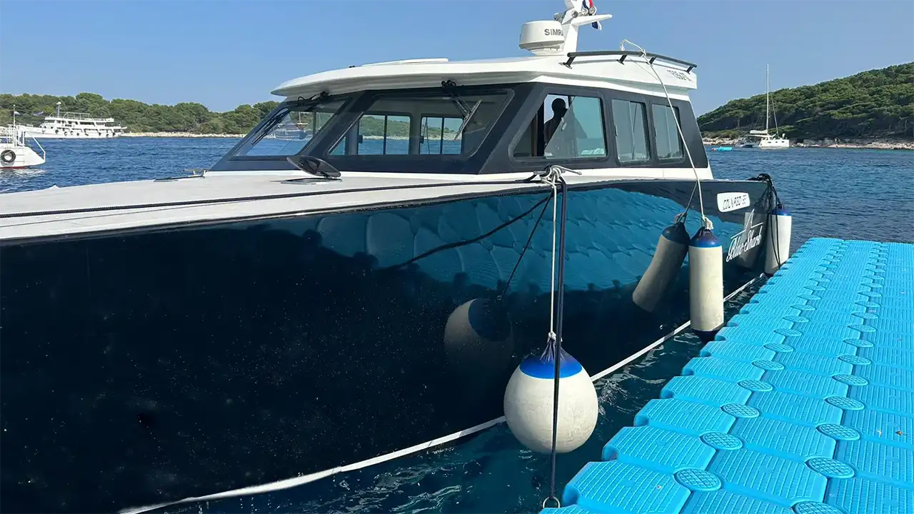 Blue Shark Colango CABIN on the tour to the Pakleni islands