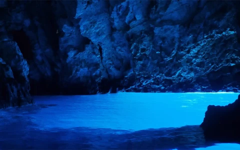 Blue Cave Bisevo: A Leading Boat Tour in Dalmatia